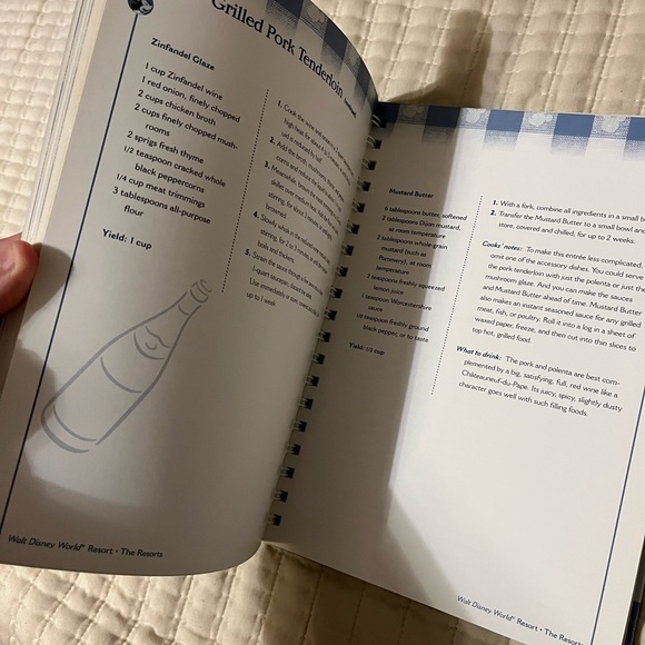 Disney Mickey and Chefs Cookbook - Blue and‎ White - Picture 8 of 10